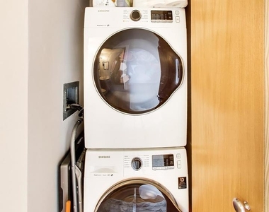 41 E 8th Street - Photo Thumbnail 22