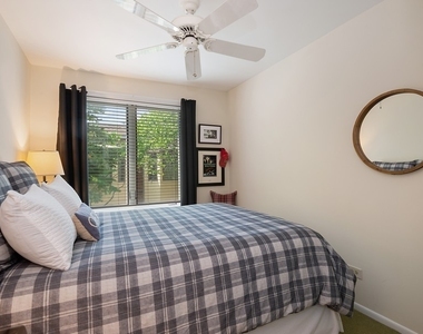 753 W Dickens Avenue - Photo Thumbnail 17