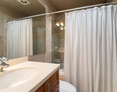 753 W Dickens Avenue - Photo Thumbnail 18