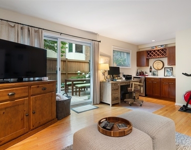 753 W Dickens Avenue - Photo Thumbnail 21