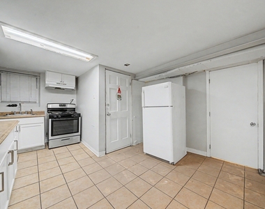 2206 N Kostner Avenue - Photo Thumbnail 5