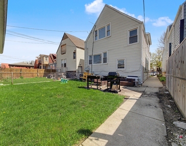 2206 N Kostner Avenue - Photo Thumbnail 10
