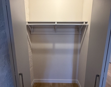 927 N Mozart Street - Photo Thumbnail 10