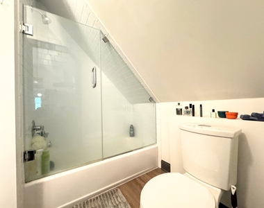 1040 W Roscoe Street - Photo Thumbnail 13