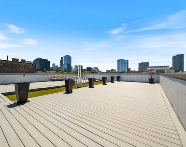1327 W Grand Avenue - Photo Thumbnail 24