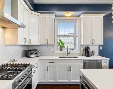 1327 W Grand Avenue - Photo Thumbnail 6