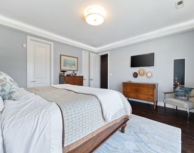 1327 W Grand Avenue - Photo Thumbnail 16