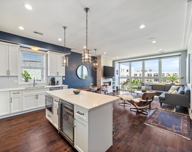 1327 W Grand Avenue - Photo Thumbnail 8