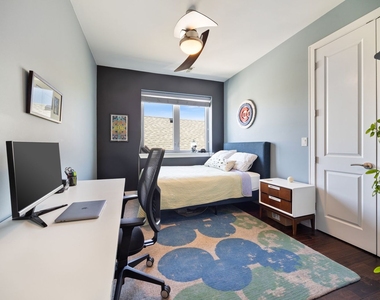 1327 W Grand Avenue - Photo Thumbnail 12