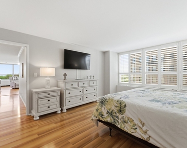 3550 N Lake Shore Drive - Photo Thumbnail 15