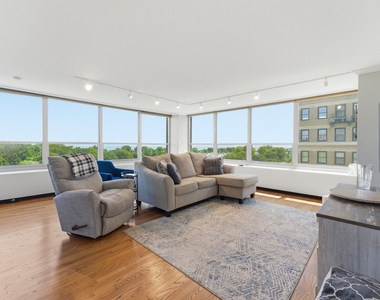 3550 N Lake Shore Drive - Photo Thumbnail 4