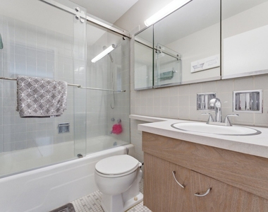 3550 N Lake Shore Drive - Photo Thumbnail 17