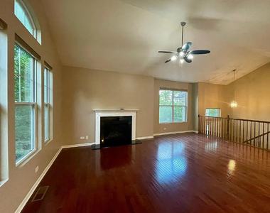 526 Grosvenor Lane - Photo Thumbnail 9