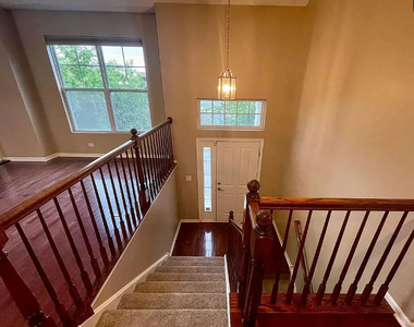 526 Grosvenor Lane - Photo Thumbnail 10