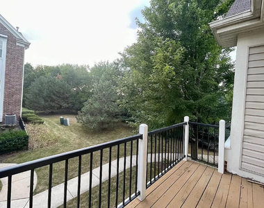 526 Grosvenor Lane - Photo Thumbnail 21