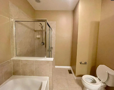 526 Grosvenor Lane - Photo Thumbnail 18
