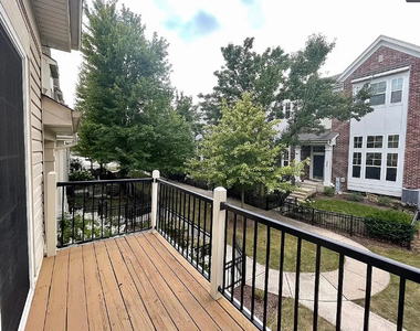 526 Grosvenor Lane - Photo Thumbnail 20