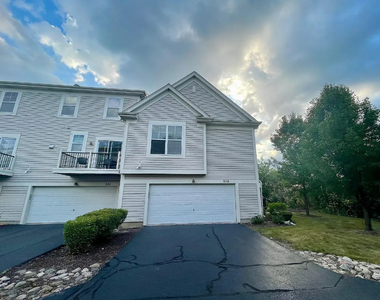 526 Grosvenor Lane - Photo Thumbnail 1