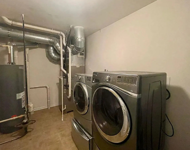 526 Grosvenor Lane - Photo Thumbnail 19