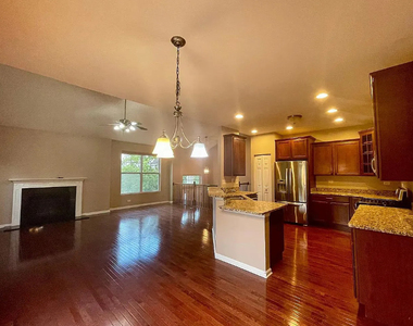 526 Grosvenor Lane - Photo Thumbnail 5