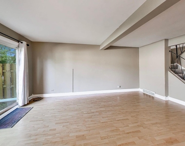 533 Thomas Road - Photo Thumbnail 2