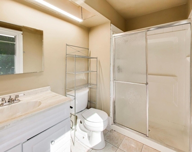 533 Thomas Road - Photo Thumbnail 14