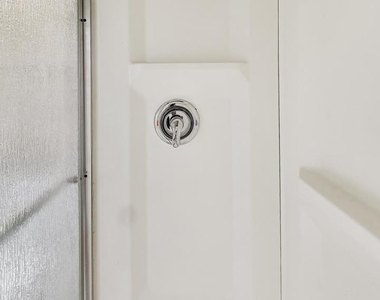533 Thomas Road - Photo Thumbnail 15
