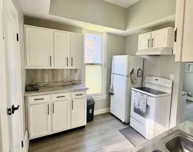 11733 S Stewart Avenue - Photo Thumbnail 1