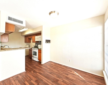 6633 W Airport Boulevard - Photo Thumbnail 12