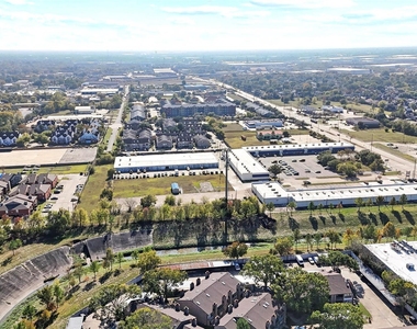6633 W Airport Boulevard - Photo Thumbnail 26