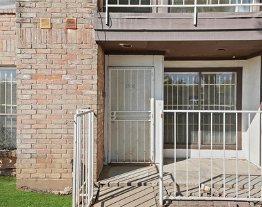 6633 W Airport Boulevard - Photo Thumbnail 4