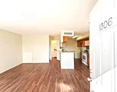 6633 W Airport Boulevard - Photo Thumbnail 6