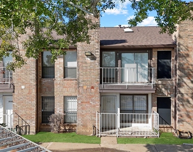 6633 W Airport Boulevard - Photo Thumbnail 3