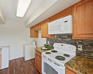6633 W Airport Boulevard - Photo Thumbnail 9