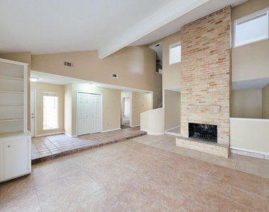 2710 Quail Creek Drive - Photo Thumbnail 5