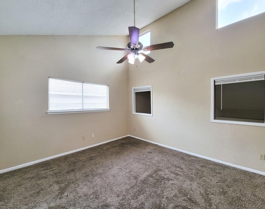 2710 Quail Creek Drive - Photo Thumbnail 30