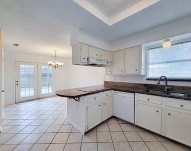 2710 Quail Creek Drive - Photo Thumbnail 15