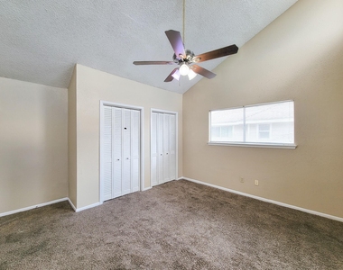 2710 Quail Creek Drive - Photo Thumbnail 32