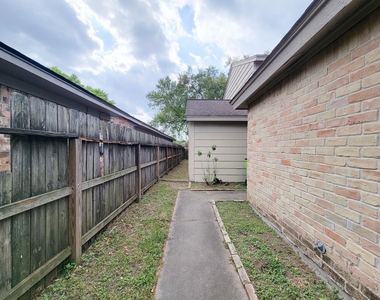 2710 Quail Creek Drive - Photo Thumbnail 1