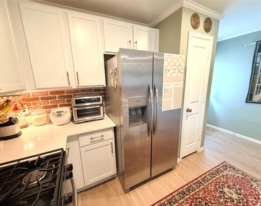 532 Flower Reed Court - Photo Thumbnail 2