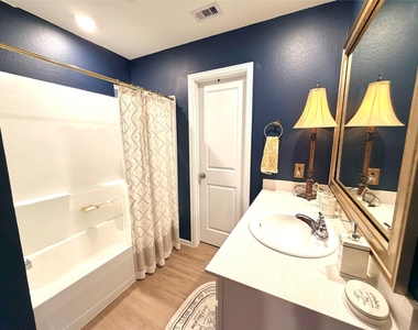 532 Flower Reed Court - Photo Thumbnail 7