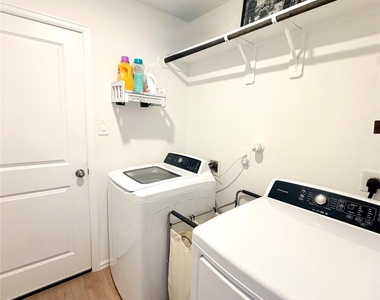 532 Flower Reed Court - Photo Thumbnail 4