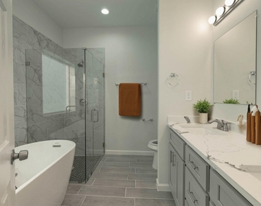 20733 Emerald Street - Photo Thumbnail 12