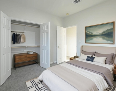 20733 Emerald Street - Photo Thumbnail 7