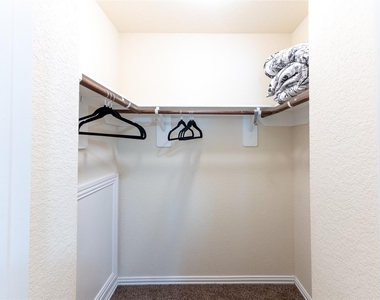 11413 Hackmatack Way - Photo Thumbnail 18