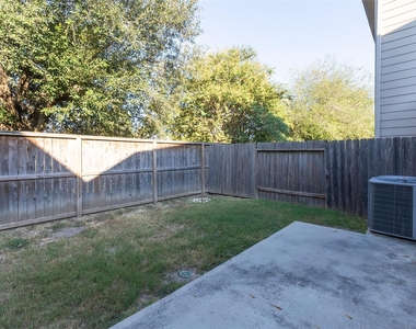 11413 Hackmatack Way - Photo Thumbnail 32