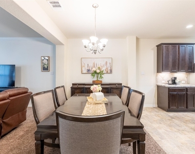 11413 Hackmatack Way - Photo Thumbnail 15