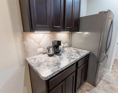 11413 Hackmatack Way - Photo Thumbnail 10