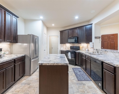 11413 Hackmatack Way - Photo Thumbnail 8