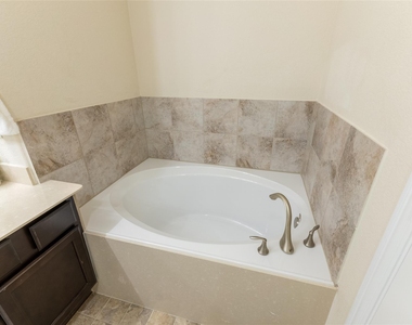 11413 Hackmatack Way - Photo Thumbnail 24